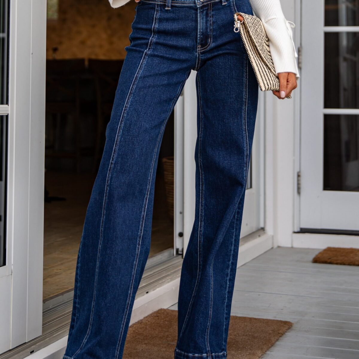 Dark Wash High-Rise Leg Jeans